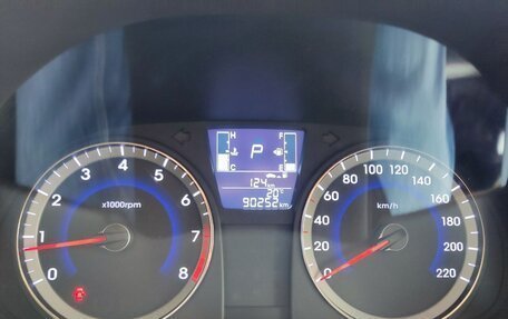 Hyundai Solaris II рестайлинг, 2014 год, 1 107 000 рублей, 11 фотография