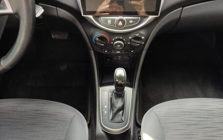 Hyundai Solaris II рестайлинг, 2014 год, 1 107 000 рублей, 13 фотография