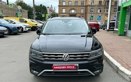 Volkswagen Tiguan II, 2019 год, 2 099 000 рублей, 2 фотография