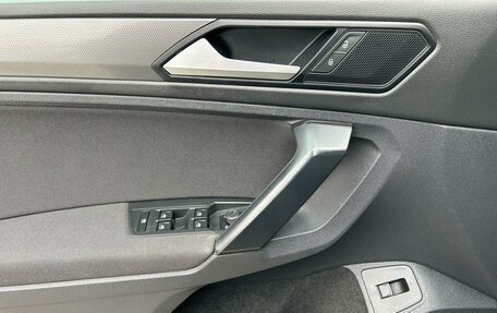 Volkswagen Tiguan II, 2019 год, 2 099 000 рублей, 30 фотография