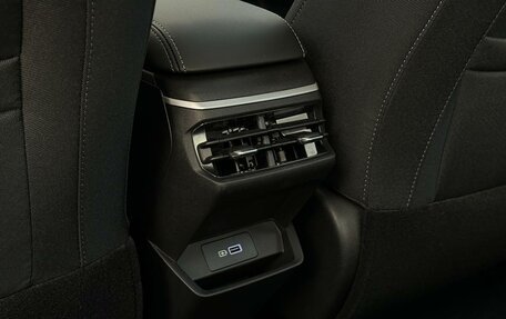 Geely Emgrand, 2024 год, 2 243 990 рублей, 15 фотография
