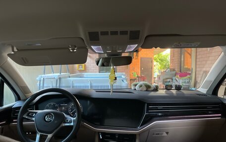 Volkswagen Touareg III, 2019 год, 4 750 000 рублей, 7 фотография