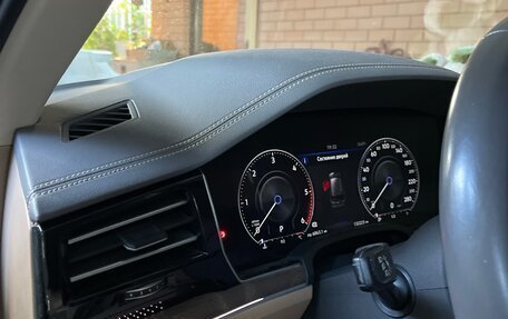 Volkswagen Touareg III, 2019 год, 4 750 000 рублей, 10 фотография