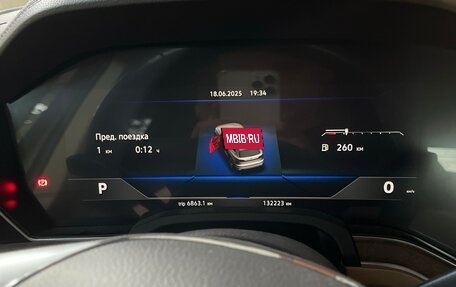 Volkswagen Touareg III, 2019 год, 4 750 000 рублей, 15 фотография