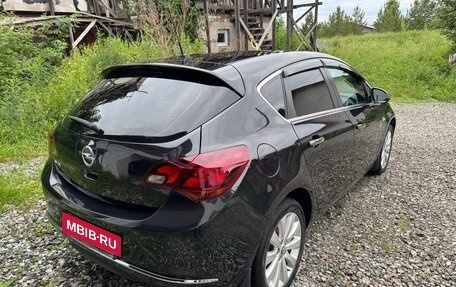Opel Astra J, 2013 год, 950 000 рублей, 5 фотография