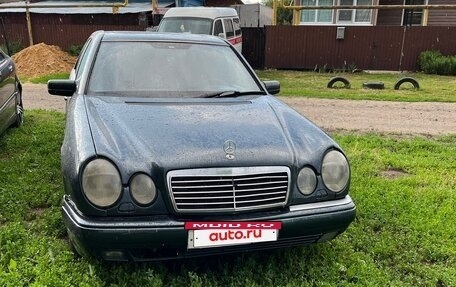 Mercedes-Benz E-Класс, 1999 год, 210 000 рублей, 2 фотография