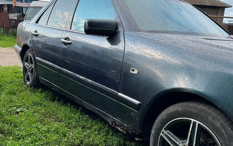 Mercedes-Benz E-Класс, 1999 год, 210 000 рублей, 5 фотография