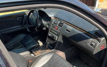 Mercedes-Benz E-Класс, 1999 год, 210 000 рублей, 9 фотография