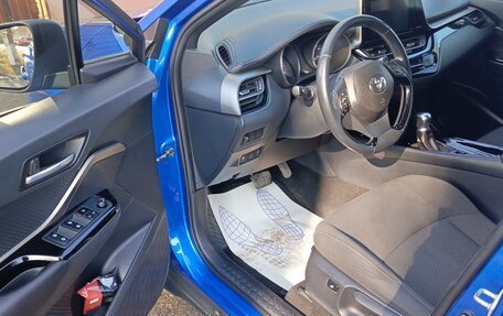 Toyota C-HR I рестайлинг, 2018 год, 2 030 000 рублей, 4 фотография