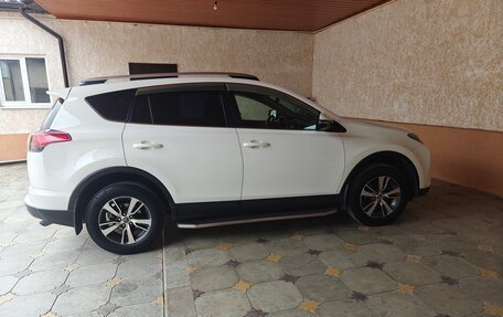 Toyota RAV4, 2016 год, 2 000 000 рублей, 5 фотография