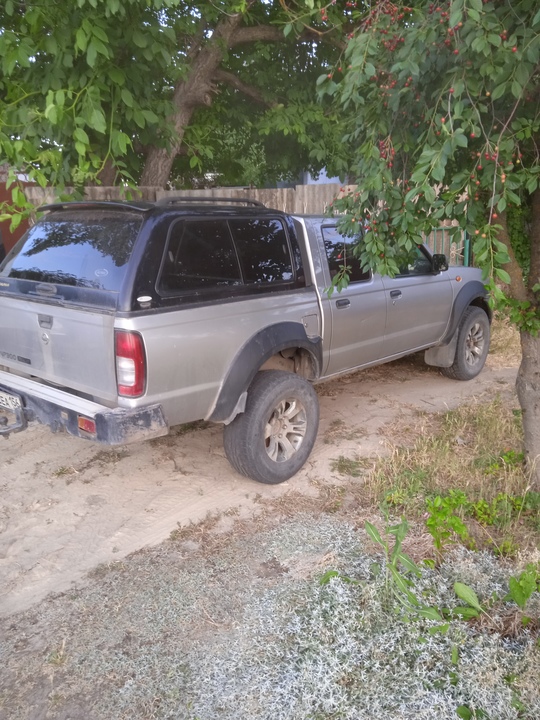 Nissan NP300, 2010 год, 1 300 000 рублей, 4 фотография