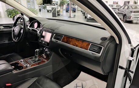 Volkswagen Touareg III, 2016 год, 2 965 000 рублей, 15 фотография
