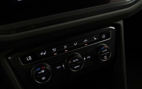 Volkswagen Tiguan II, 2020 год, 2 830 000 рублей, 20 фотография