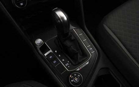 Volkswagen Tiguan II, 2020 год, 2 830 000 рублей, 18 фотография