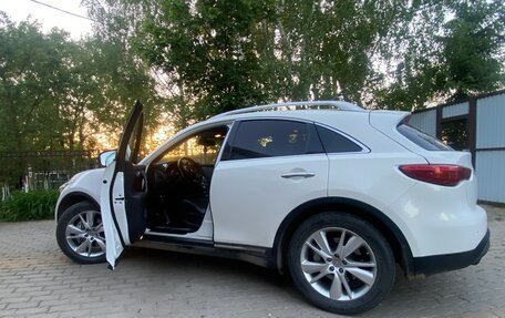 Infiniti FX II, 2012 год, 1 800 000 рублей, 21 фотография