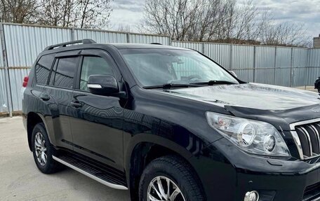 Toyota Land Cruiser Prado 150 рестайлинг 2, 2013 год, 3 000 000 рублей, 2 фотография