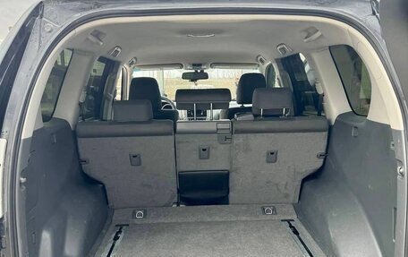 Toyota Land Cruiser Prado 150 рестайлинг 2, 2013 год, 3 000 000 рублей, 8 фотография