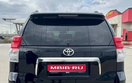 Toyota Land Cruiser Prado 150 рестайлинг 2, 2013 год, 3 000 000 рублей, 6 фотография
