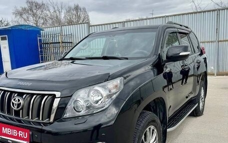 Toyota Land Cruiser Prado 150 рестайлинг 2, 2013 год, 3 000 000 рублей, 3 фотография