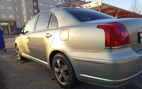 Toyota Avensis III рестайлинг, 2004 год, 650 000 рублей, 3 фотография