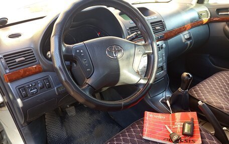 Toyota Avensis III рестайлинг, 2004 год, 650 000 рублей, 19 фотография