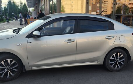 KIA Rio IV, 2018 год, 1 330 000 рублей, 2 фотография