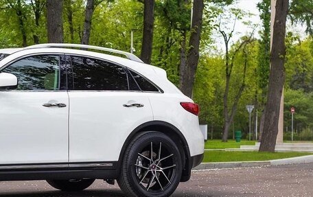 Infiniti QX70, 2016 год, 4 000 000 рублей, 11 фотография