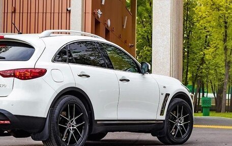 Infiniti QX70, 2016 год, 4 000 000 рублей, 10 фотография