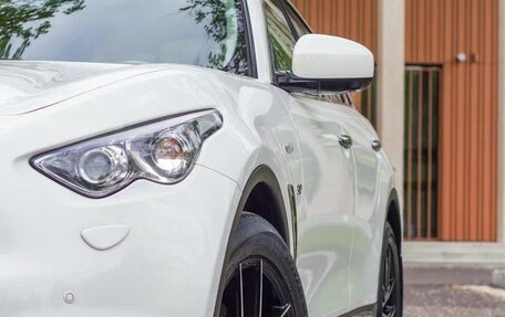 Infiniti QX70, 2016 год, 4 000 000 рублей, 8 фотография