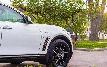 Infiniti QX70, 2016 год, 4 000 000 рублей, 2 фотография