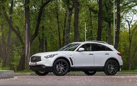 Infiniti QX70, 2016 год, 4 000 000 рублей, 4 фотография