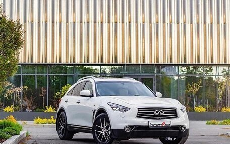 Infiniti QX70, 2016 год, 4 000 000 рублей, 3 фотография