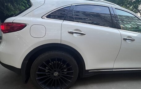 Infiniti QX70, 2016 год, 4 000 000 рублей, 23 фотография
