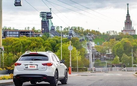 Infiniti QX70, 2016 год, 4 000 000 рублей, 16 фотография