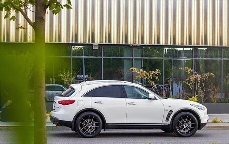 Infiniti QX70, 2016 год, 4 000 000 рублей, 17 фотография