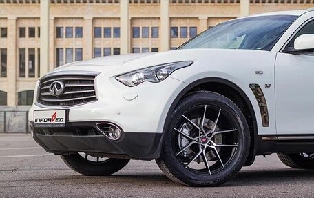 Infiniti QX70, 2016 год, 4 000 000 рублей, 20 фотография