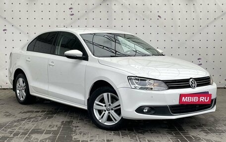 Volkswagen Jetta VI, 2013 год, 1 070 000 рублей, 2 фотография