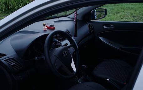 Hyundai Solaris II рестайлинг, 2014 год, 950 000 рублей, 3 фотография