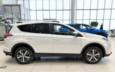 Toyota RAV4, 2017 год, 2 150 000 рублей, 8 фотография