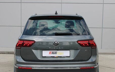 Volkswagen Tiguan II, 2021 год, 3 229 000 рублей, 8 фотография
