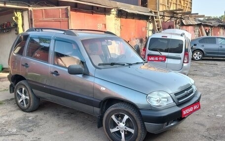 Chevrolet Niva I рестайлинг, 2005 год, 260 000 рублей, 1 фотография
