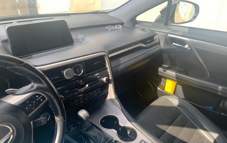 Lexus RX IV рестайлинг, 2016 год, 3 800 000 рублей, 7 фотография