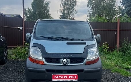 Renault Trafic, 2005 год, 980 000 рублей, 1 фотография