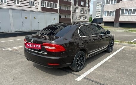 Skoda Superb III рестайлинг, 2014 год, 1 050 000 рублей, 10 фотография