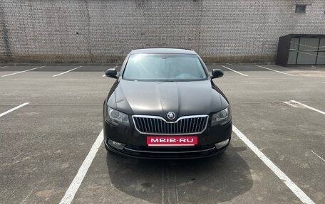 Skoda Superb III рестайлинг, 2014 год, 1 050 000 рублей, 7 фотография