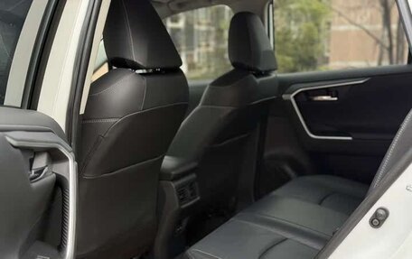 Toyota RAV4, 2021 год, 3 240 000 рублей, 18 фотография