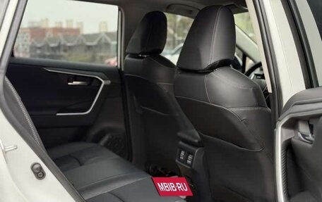 Toyota RAV4, 2021 год, 3 240 000 рублей, 19 фотография