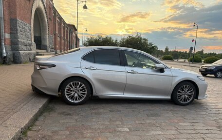 Toyota Camry, 2019 год, 2 800 000 рублей, 4 фотография