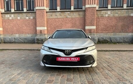 Toyota Camry, 2019 год, 2 800 000 рублей, 2 фотография