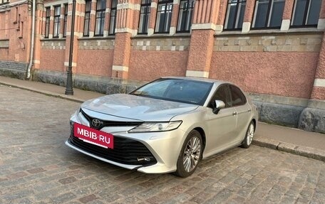 Toyota Camry, 2019 год, 2 800 000 рублей, 9 фотография